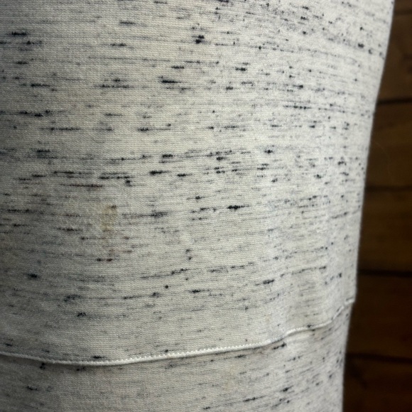 Aritzia Wilfred Pencil Skirt with Side Zippers - Picture 6 of 9